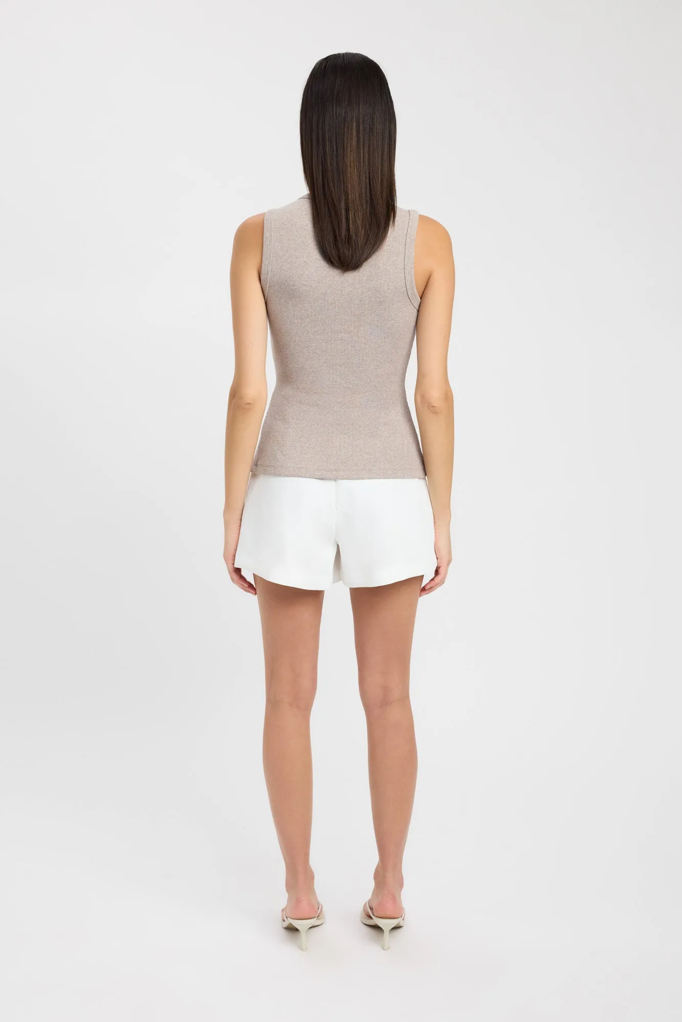 Bec Button Tank