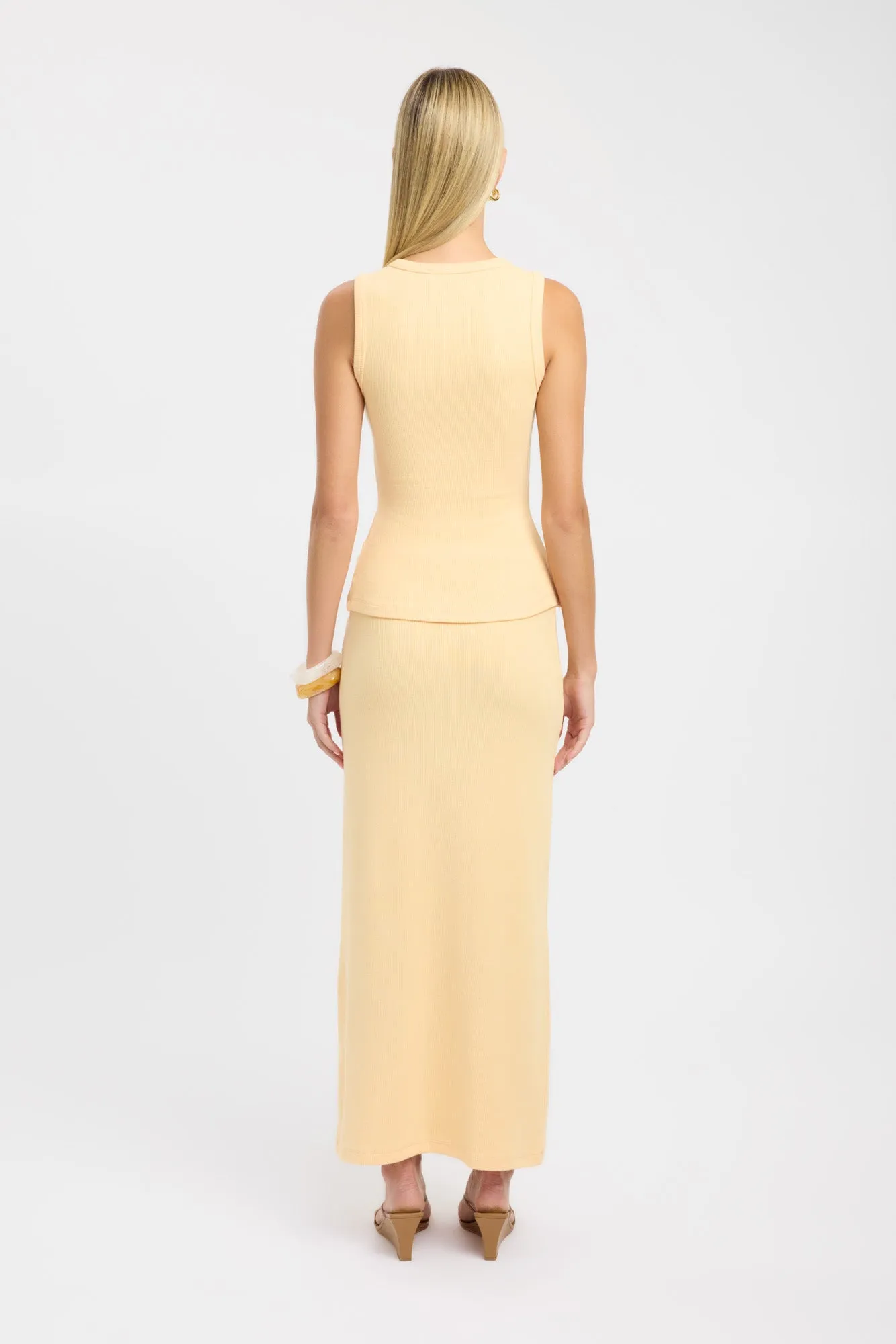 Bec Button Tank