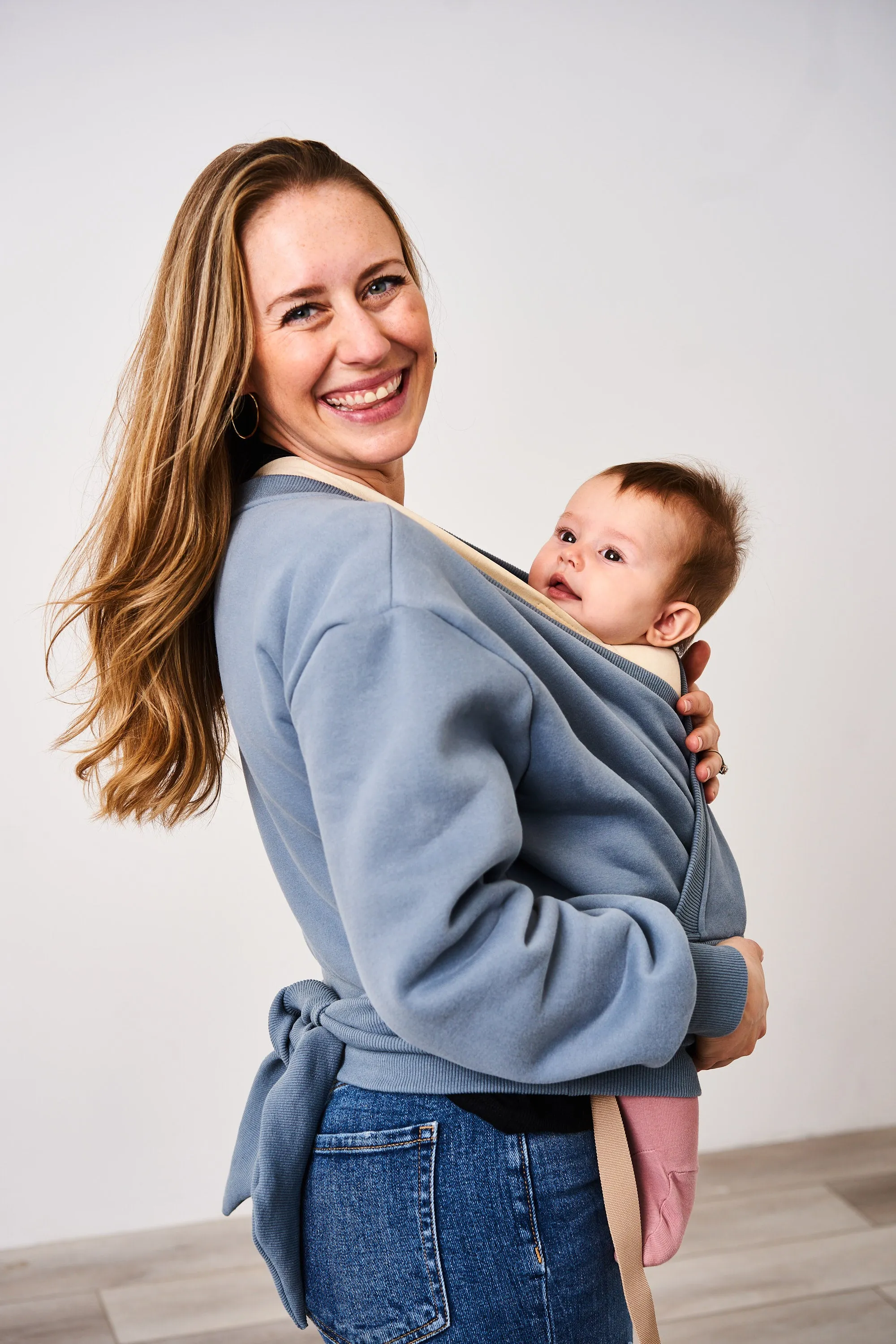 Latched Mama 635 Nest Nursing Wrap - Final Sale