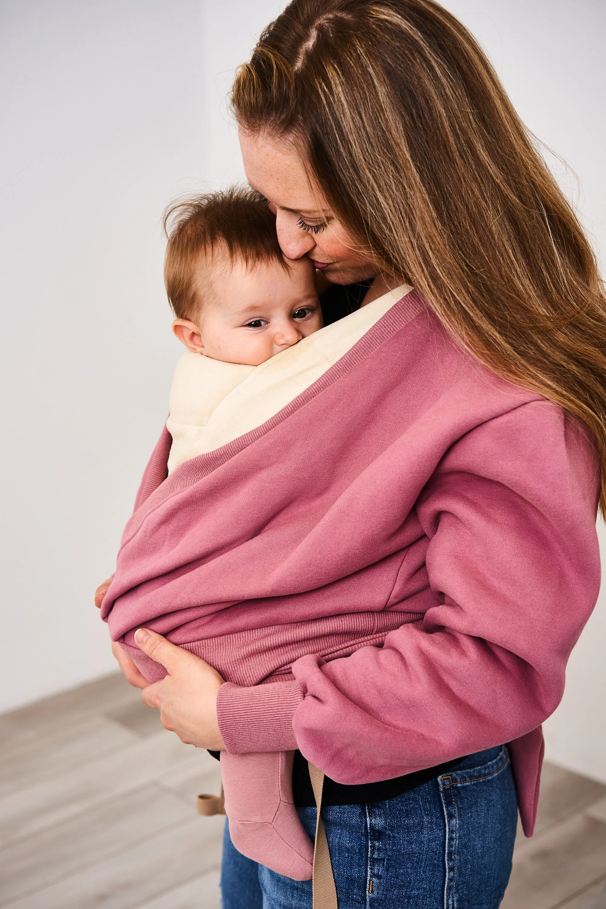 Latched Mama 635 Nest Nursing Wrap - Final Sale