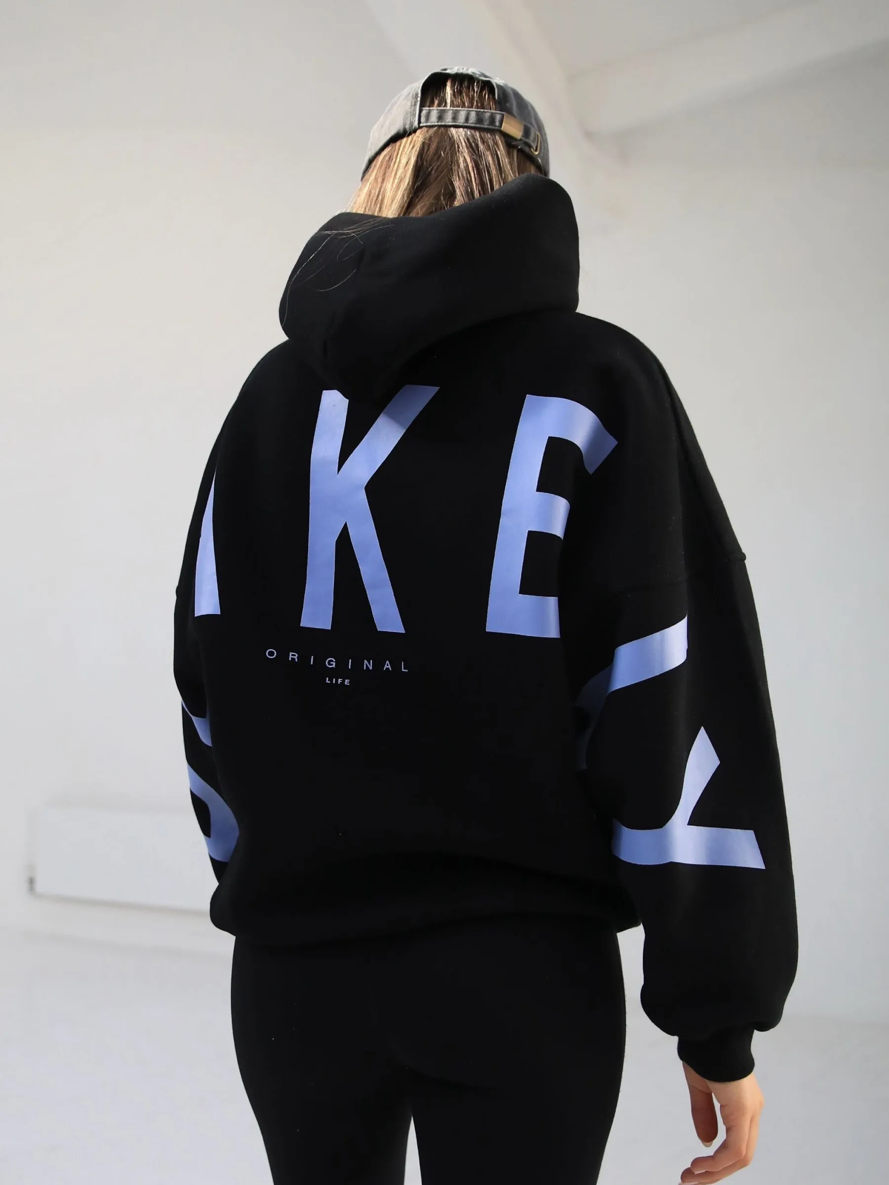 Members Isabel Oversized Hoodie - Black & Blue