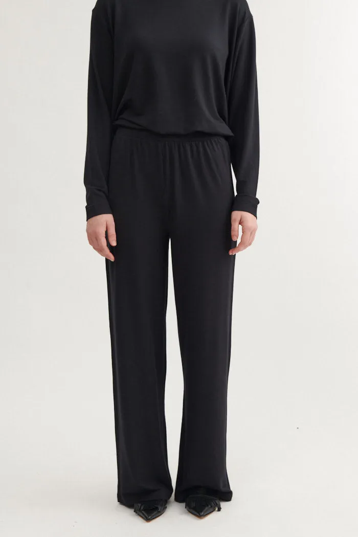 Sadie Pant - Black
