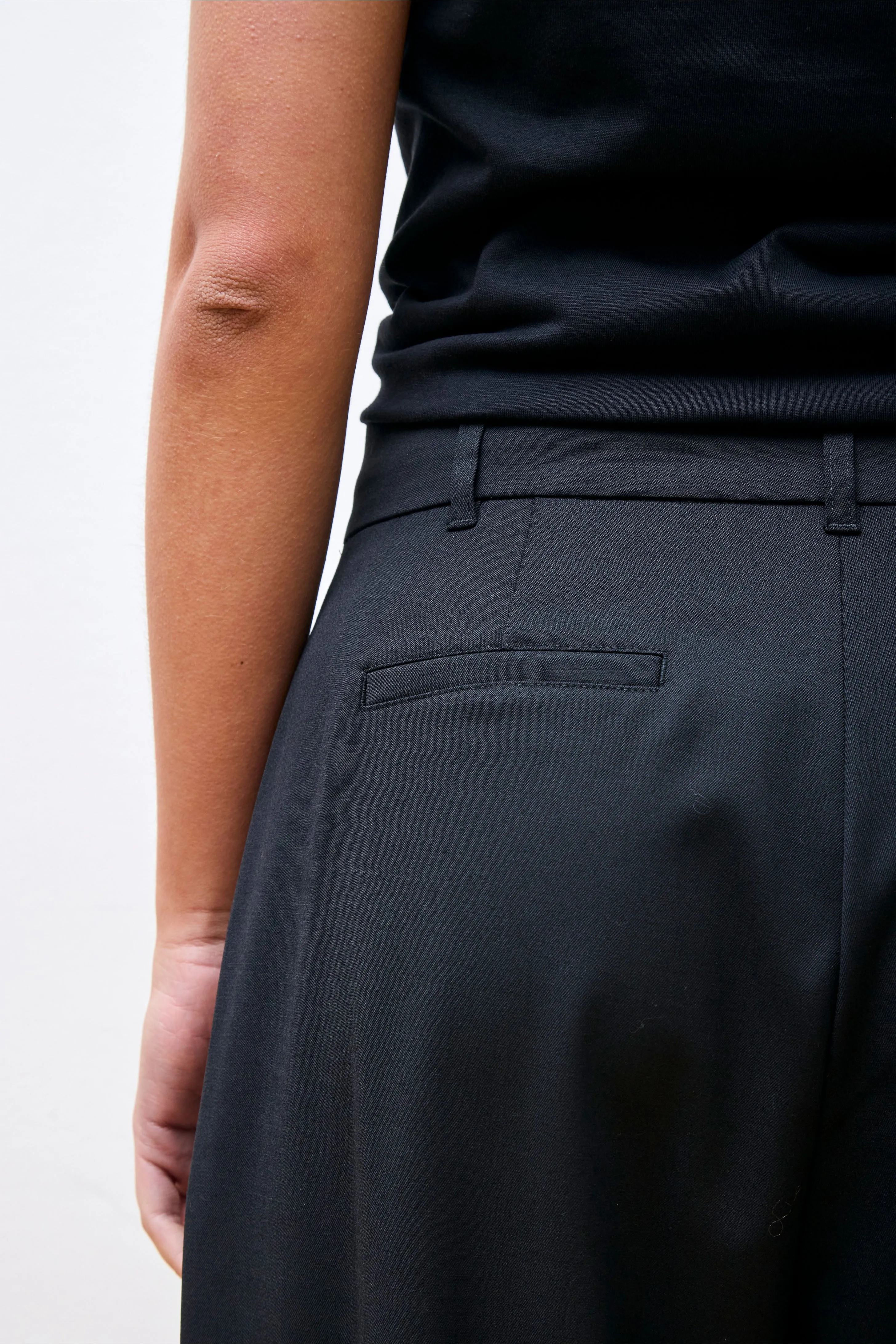 Wide Tuck Pants Black