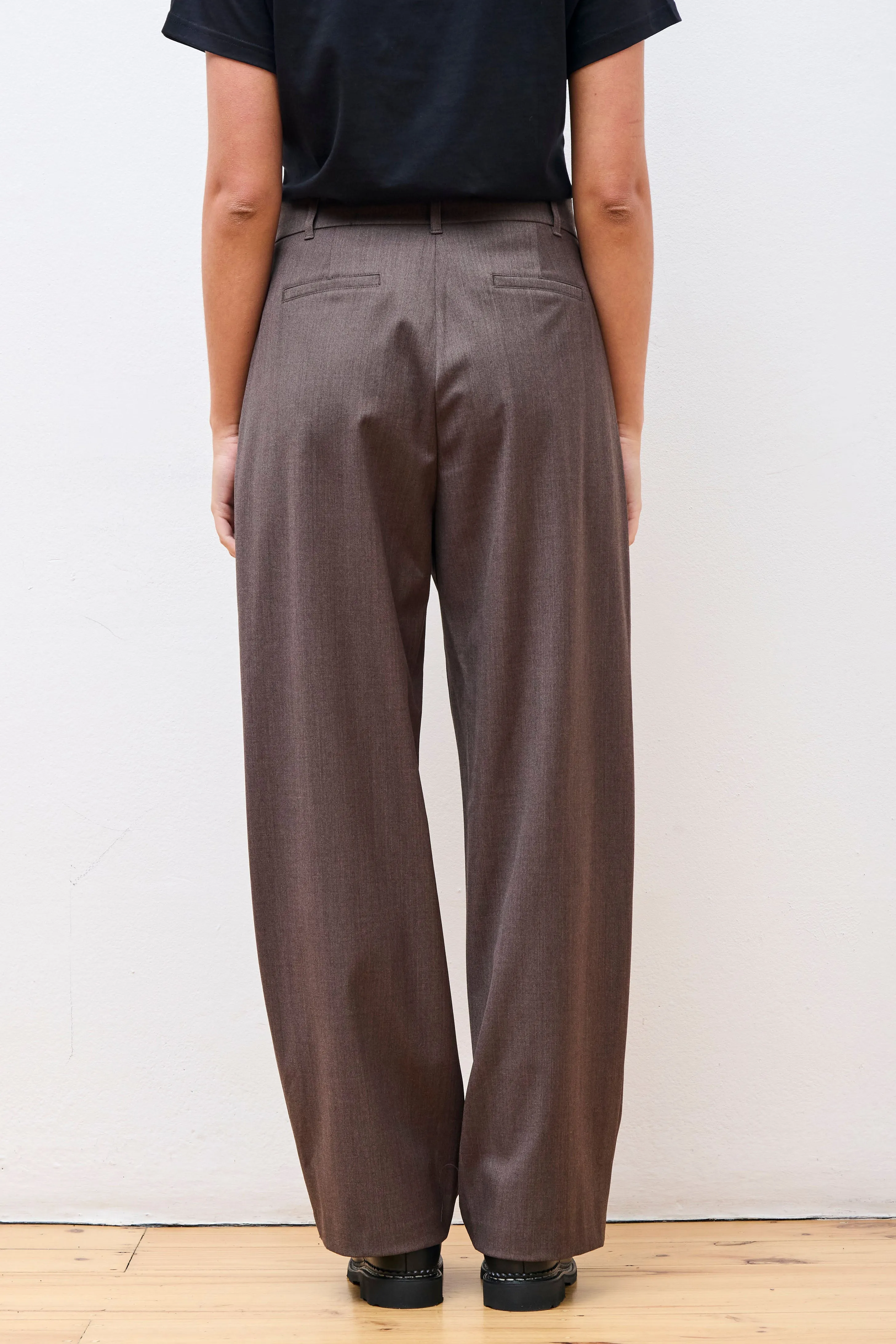 Wide Tuck Pants Brown